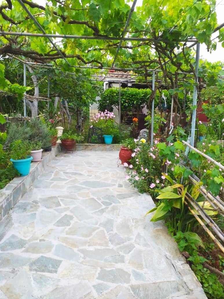 Malotu Resort Sinarádes Eksteriør billede