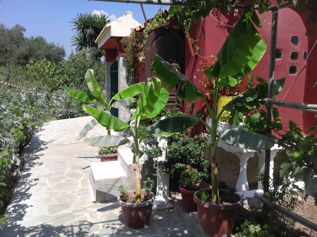 Malotu Resort Sinarádes Eksteriør billede